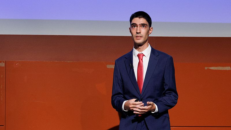 Antonio Moreno Cediel, seleccionado por Impulsa Visión RTVE Ayudas a la Investigación, recibe la Matrícula de Honor en su TFM