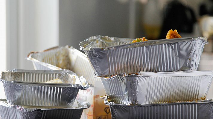 Varios envases de alimentos