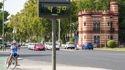 La ciudad de Sevilla experimenta una fuerte ola de calor con mximas que rondan los 40 C