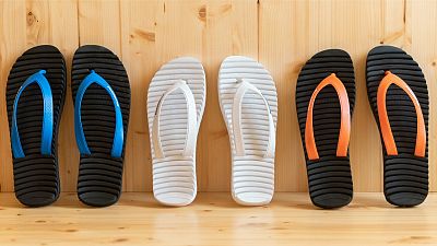 Las chanclas: amigas del verano o enemigas del pie?
