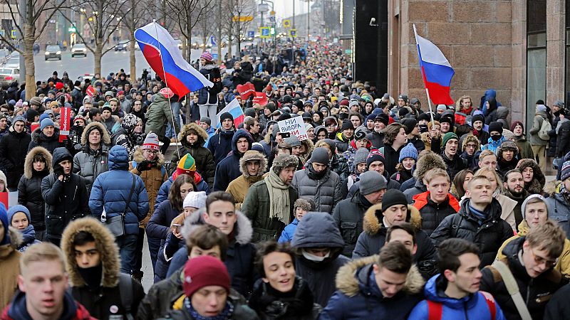 Detienen al líder opositor ruso Navalni en el centro de Moscú