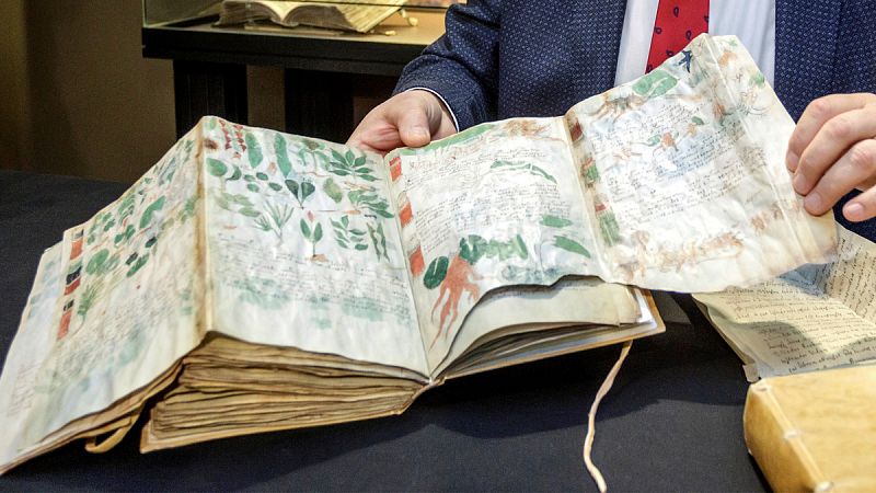 La inteligencia artificial consigue descifrar el manuscrito Voynich, el Santo Grial de la criptografía histórica
