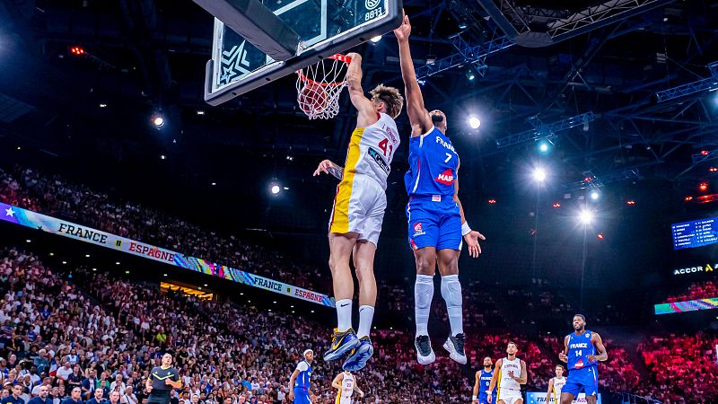 España, a 10 días para el Eurobasket 2025: brotes verdes, una nueva derrota ante Francia y más lesiones