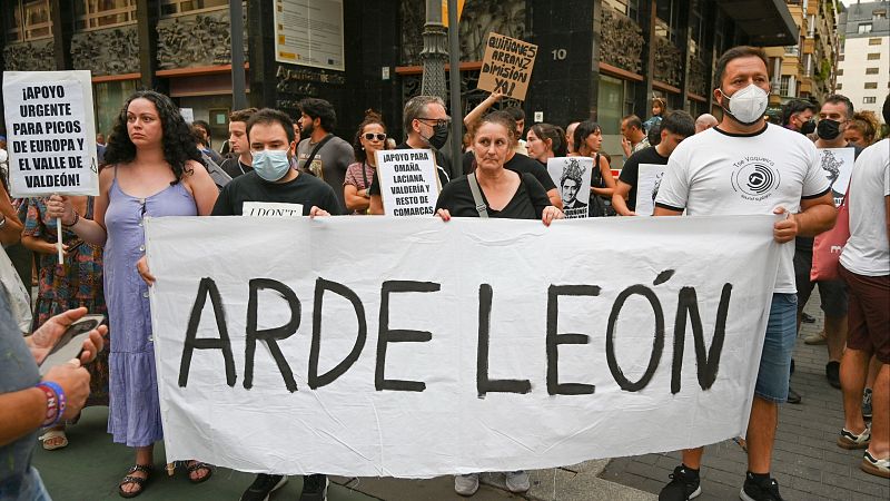 Josefina, la voz contra los incendios de León en los que perdió su casa: "Ardió todo por culpa de unos ineptos"