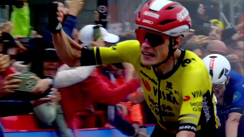 Vingegaard dispara por primera vez en esta Vuelta 2025 y se lleva la victoria y el maillot rojo en Limone