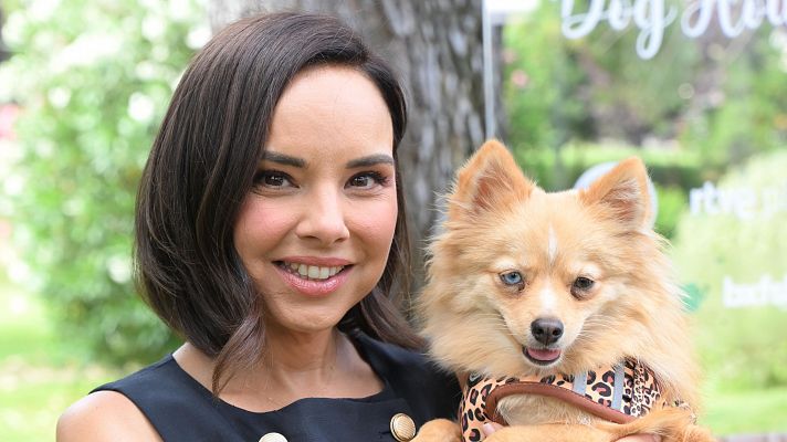 Chenoa estrena 'Dog House'