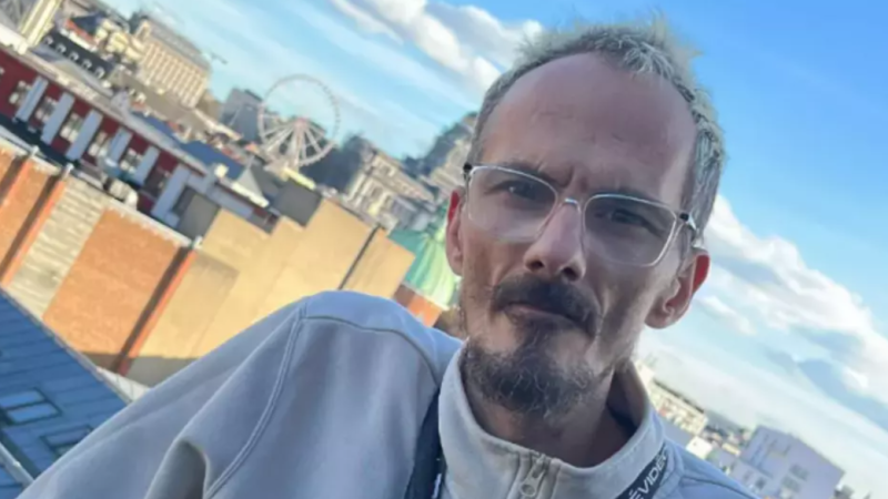 Francia investiga la muerte de un 'influencer' humillado y agredido por 'streamers' en una transmisión en directo