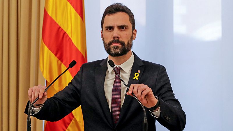 Torrent aplaza el Pleno de investidura pero mantiene a Puigdemont como candidato a la Presidencia