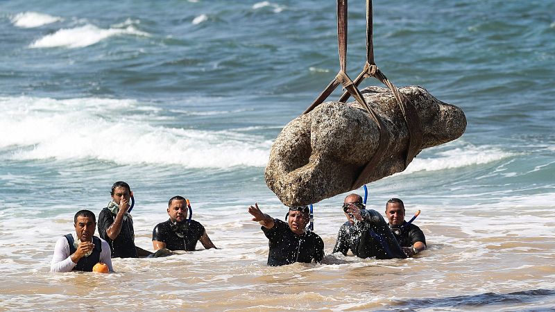 Hallan restos de más de 2.000 años de antigüedad de una ciudad sumergida frente a Alejandría