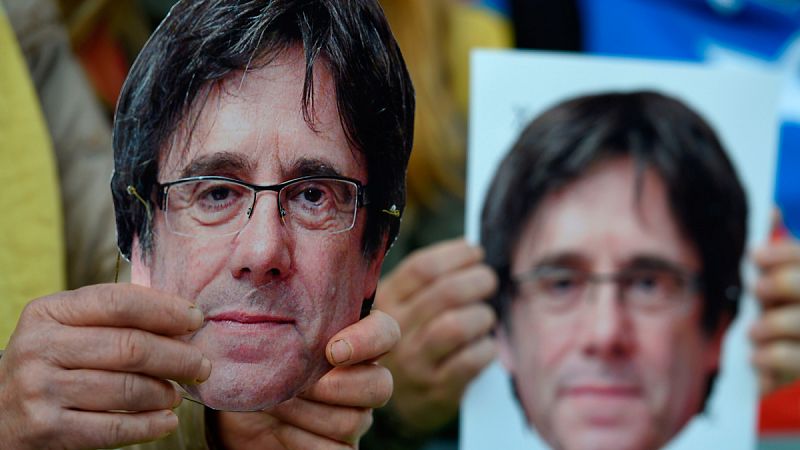 Puigdemont no ve "otro candidato posible" a la investidura que él y pide "unidad" a los independentistas