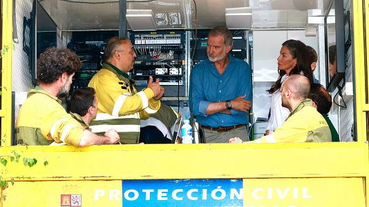 Los reyes visitan las zonas ms afectadas por los incendios de Sanabria y Las Mdulas