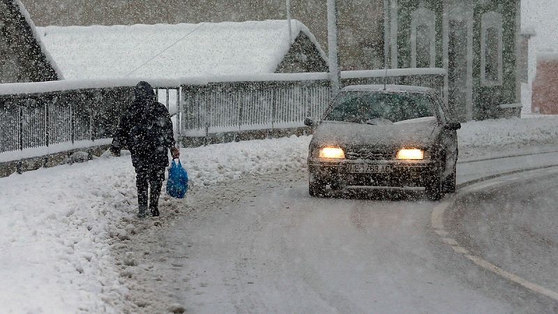 Febrero llega con un nuevo temporal con nieve en cotas bajas en el norte de España