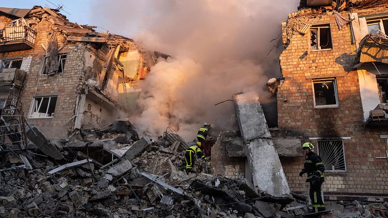 Un ataque ruso en Kiev deja 18 muertos y daña la delegación de la Unión Europea en la capital ucraniana