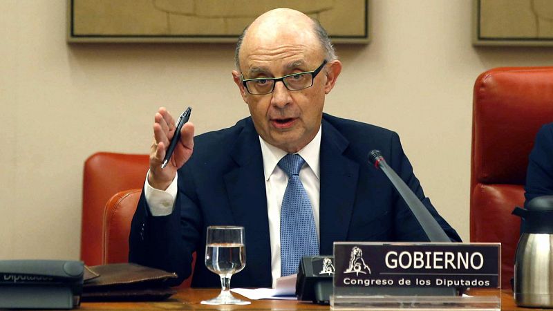 Montoro estudiará la reestructuración de deuda de las comunidades infrafinanciadas