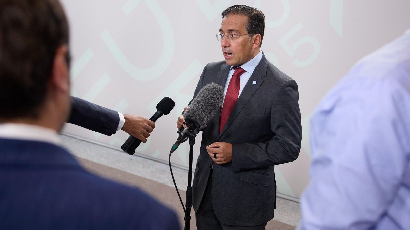 Albares pide a la UE una respuesta fuerte sobre Gaza - Fin de semana 24h | Ver