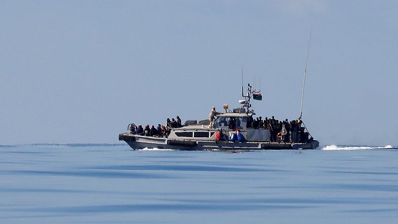 Desaparecen 90 migrantes tras naufragar su barco frente a las costas de Libia