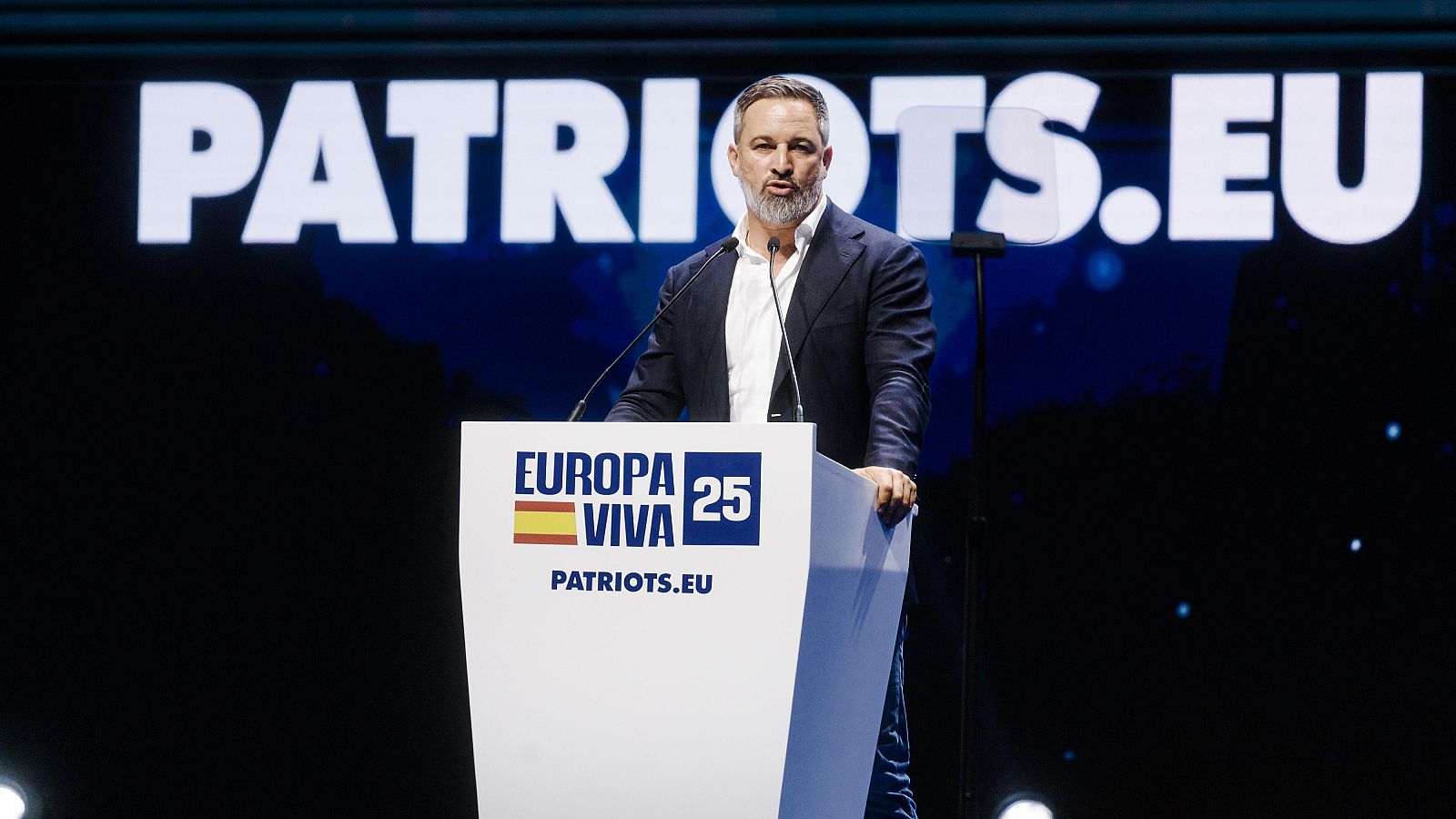 Abascal carga contra PSOE y PP: "Son lo mismo" - Telediario Fin de Semana | Ver