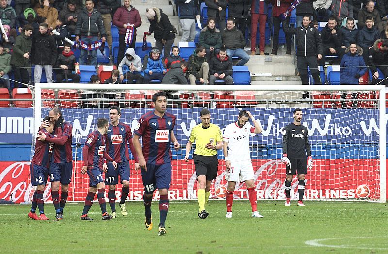 El Eibar abusa del Sevilla y acaba endosándole una manita