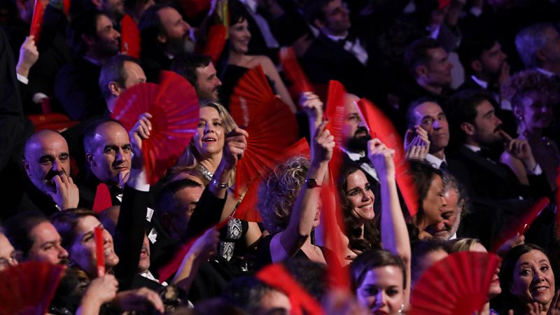 Las cineastas tiñen de rojo los Goya 2018 para exigir #MÁSMUJERES en la industria