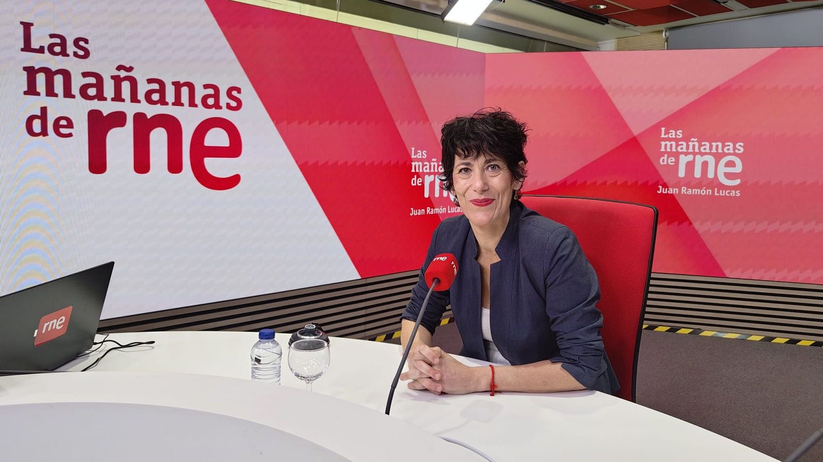 Saiz: "El PP le ha cogido la mano a Vox y tiene el mismo discurso en materia migratoria" - Las mañanas de RNE | Ver