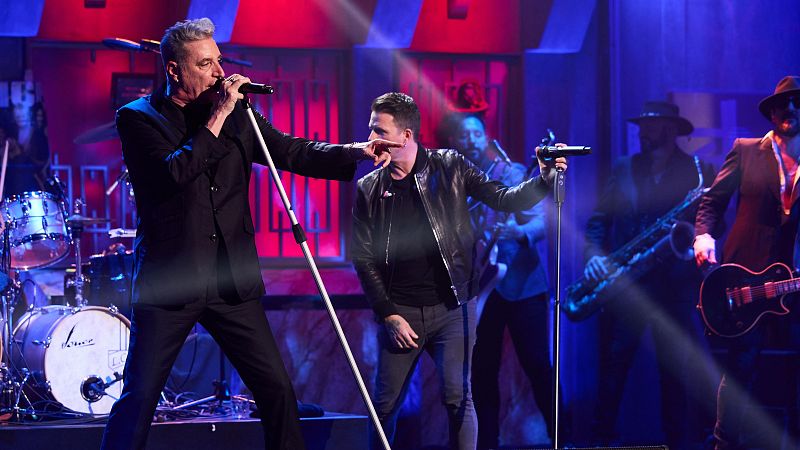 Loquillo reivindica la figura de Raphael y agradece a La Revuelta la música en directo: "Se ha hecho justicia"