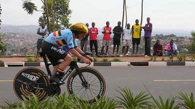 Remco Evenepoel firma una contrarreloj antol�gica doblando a Pogacar para lograr su tercer Mundial seguido