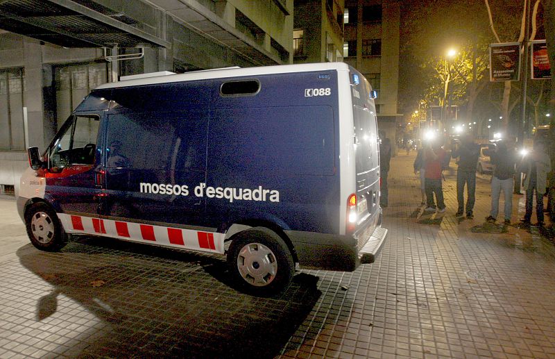 Prisión provisional para los cinco detenidos en el Estadio de Montjuic