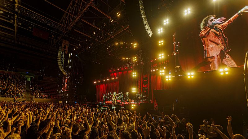 Enrique Bunbury desata un huracn de nostalgia y msica en su Zaragoza natal y vital