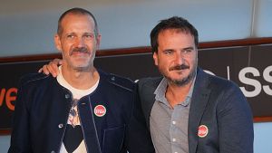 Los directores Jose Mari Goenaga y Aitor Arregi, en la presentaci�n de 'Maspalomas' en el Festival de San Sebasti�n.