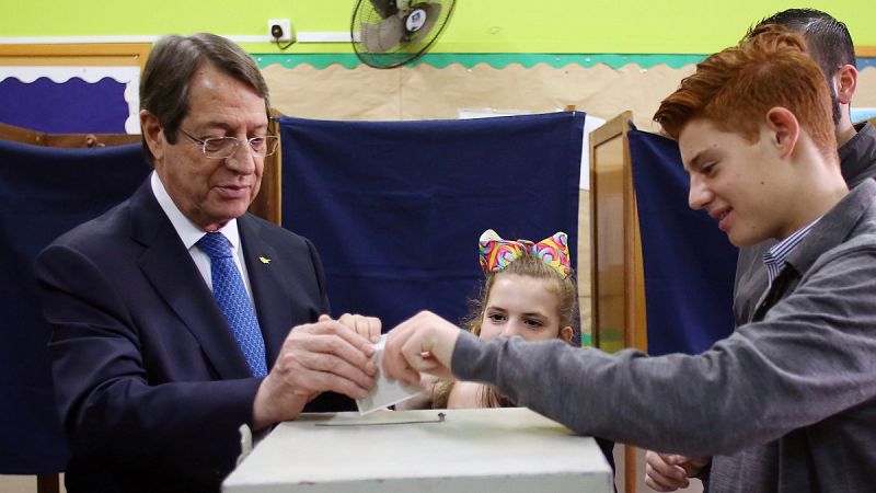 Anastasiadis revalida su cargo en las elecciones presidenciales de Chipre