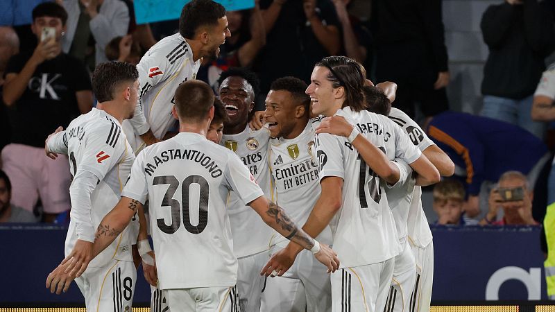 El Madrid no afloja y sigue con su pleno de victorias antes del primer derbi de la temporada en el Metropolitano