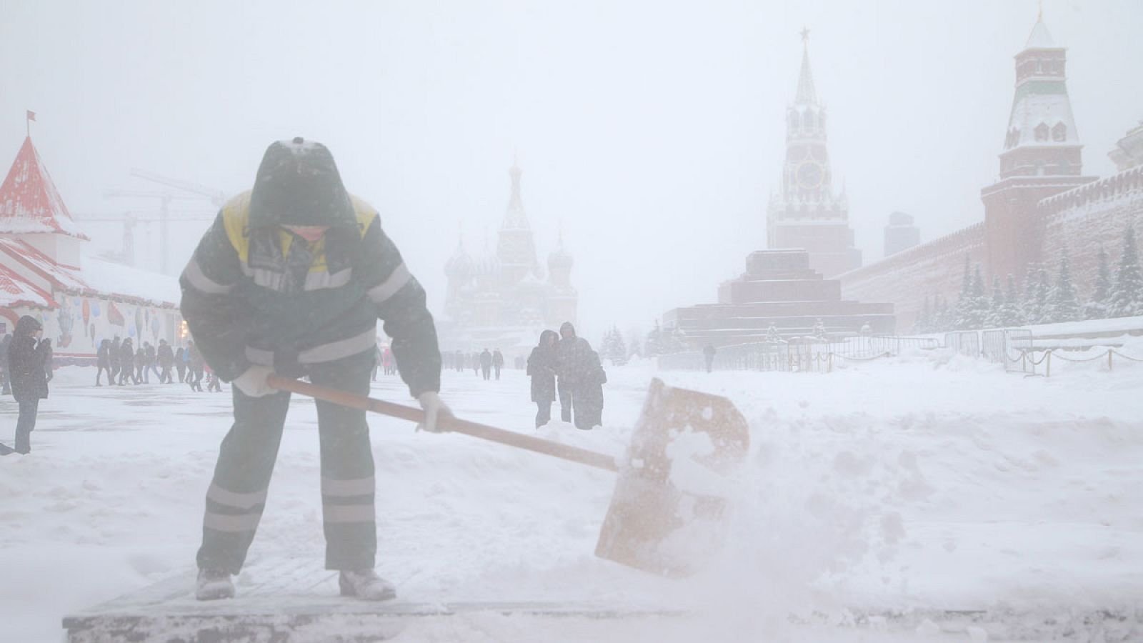 Moscú, paralizada por una fuerte nevada
