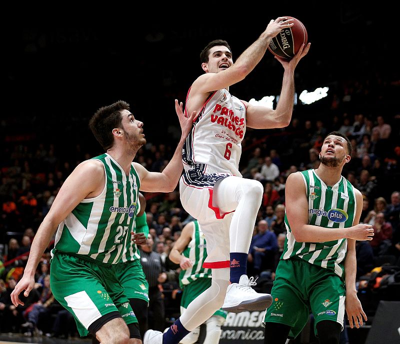El Valencia Basket aprovecha los tropiezos de Real Madrid y Barça