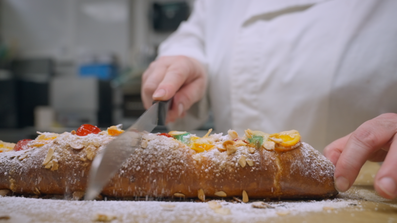 La recepta de la coca de Sant Joan, el dol� que marca l'inici de l'estiu