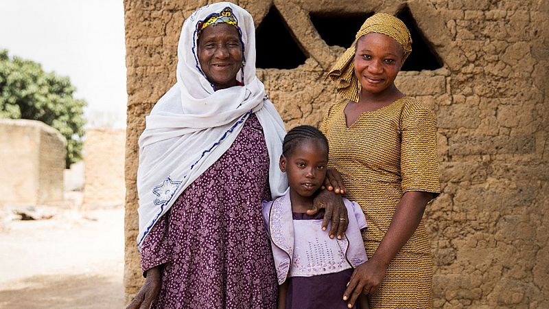 Sierra Leona y Mali, la lucha de tres generaciones contra la mutilación genital femenina