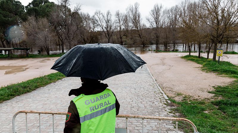 Seguir los avisos oficiales y preparar un kit de emergencia: cómo actuar ante un episodio de lluvias torrenciales