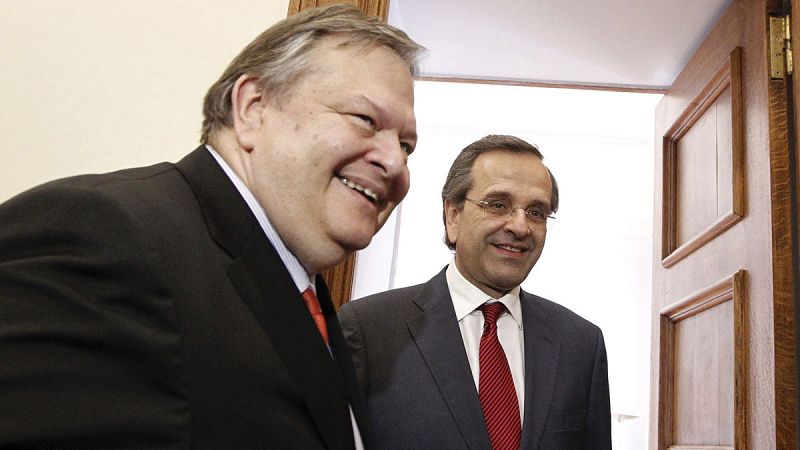 La Fiscalía acusa a dos ex primeros ministros griegos por presunta corrupción con la farmacéutica Novartis