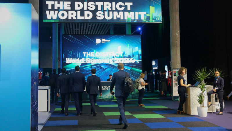 The District 2025 obre portes a Barcelona sense protestes i amb el focus en la crisi de l'habitatge