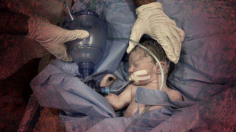 Nacer y ser madre en Gaza: "A mis hijos les digo que me perdonen si les pasa algo"