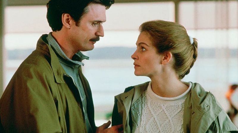 Ni Julia Roberts iba a protagonizar 'Durmiendo con su enemigo' ni el final de la película iba a ser así: ¿Qué pasó?