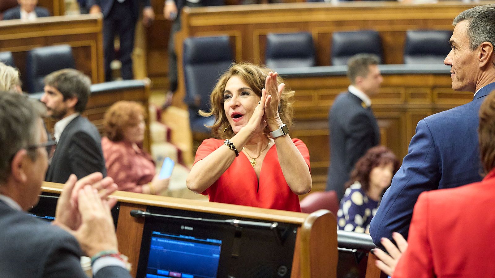 El Gobierno toma oxígeno tras aprobar el embargo de armas y la ley de movilidad | Ver