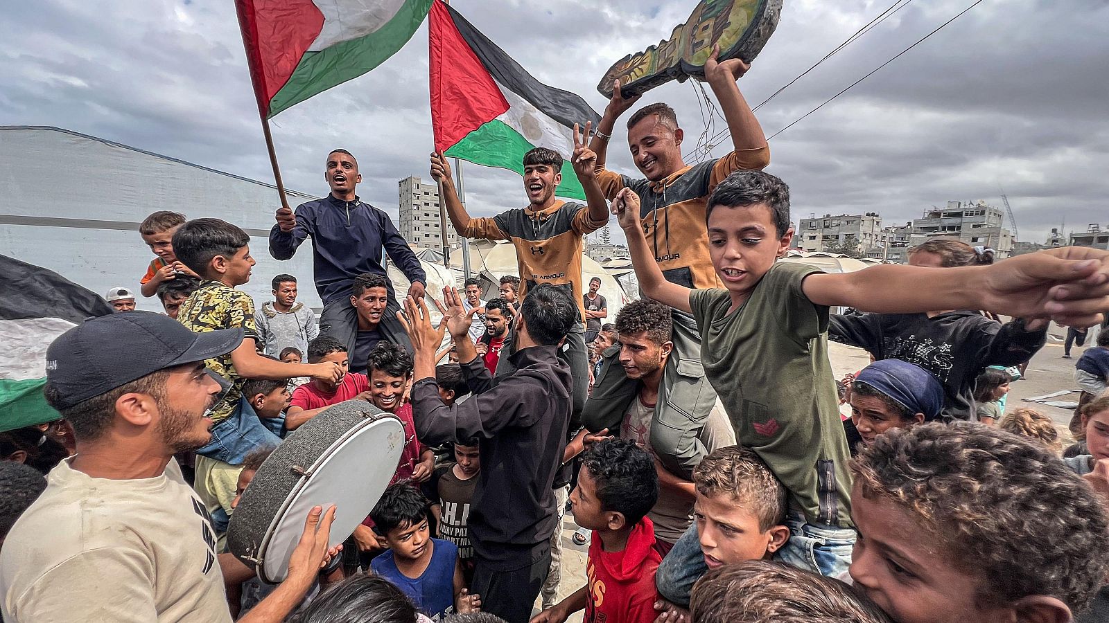 Israel y Hamás acuerdan un alto el fuego en Gaza - Telediario 1 | Ver