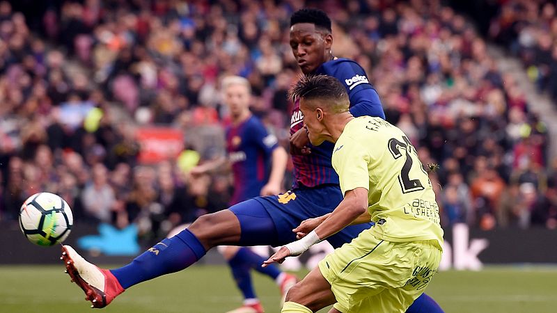 El Getafe da aire a la Liga con su empate en el Camp Nou