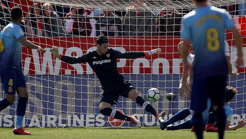 Sergio Rico le da la victoria al Sevilla