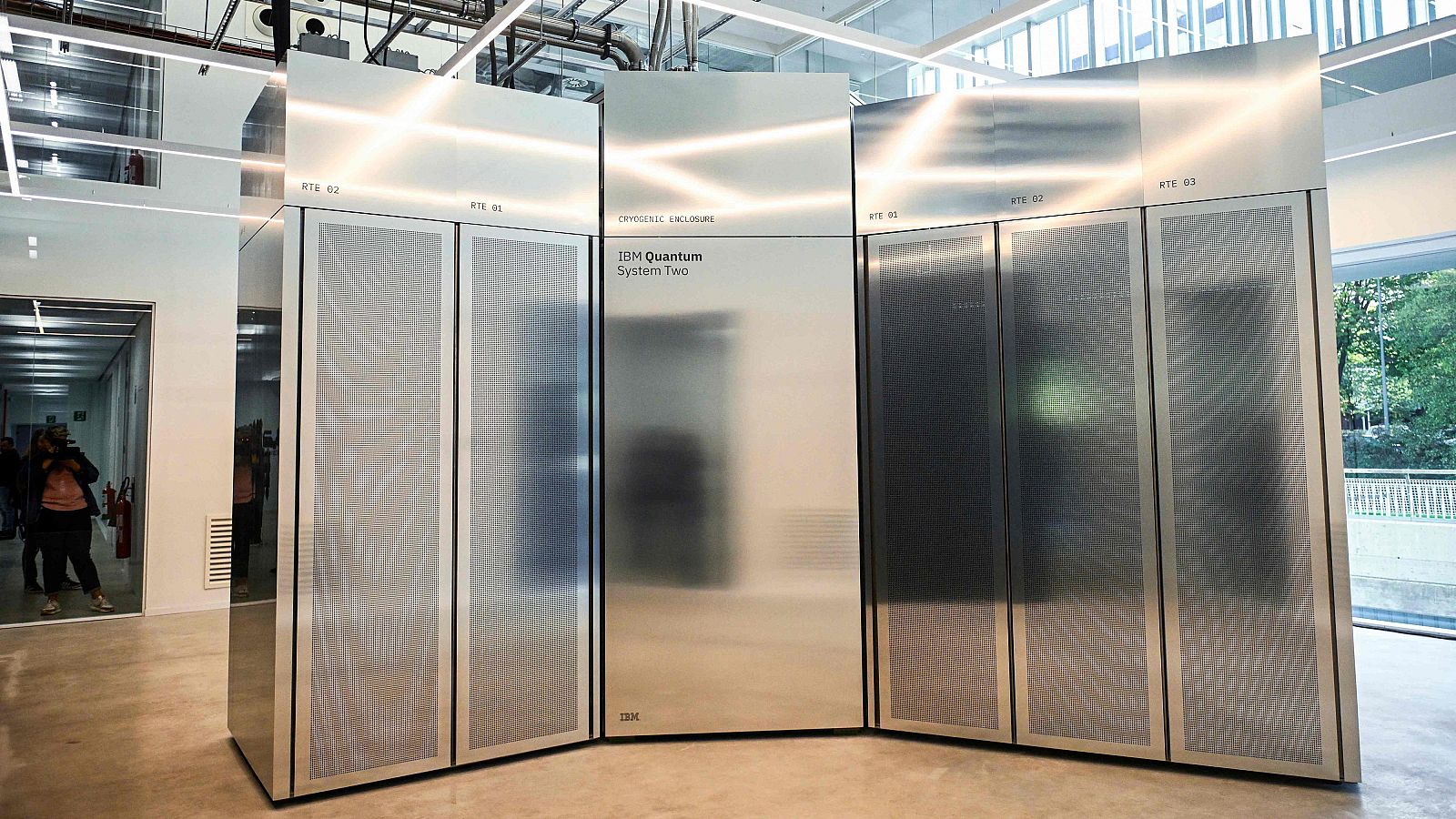 Inaugurado en San Sebastián el superordenador cuántico más potente de Europa - Telediario 1 | Ver