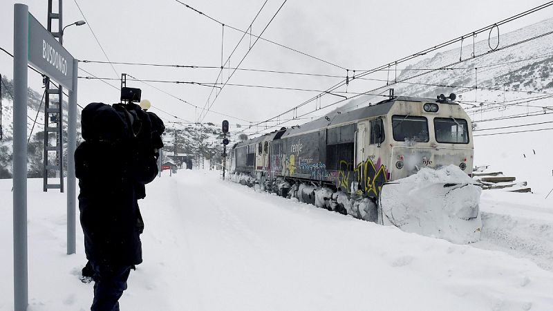 Restablecido el tráfico ferroviario de larga distancia entre Asturias y León tras seis días cortado