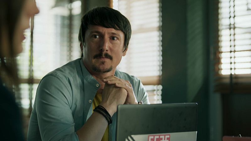 As comienza el captulo 2 de 'Sin Gluten': Ricardo, despedido?