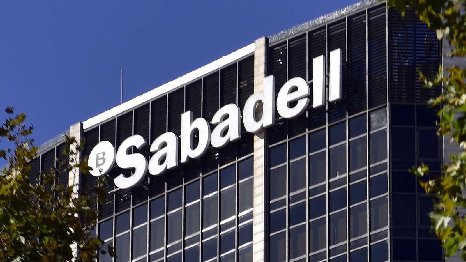 Josep Oliu, tras el fracaso de la opa del BBVA al Sabadell: "Me alegra mucho el desenlace de esta historia" - Semanal 24h | Ver