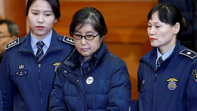 Condenan a 20 años de cárcel a la 'Rasputina' por la trama de corrupción de la expresidenta coreana