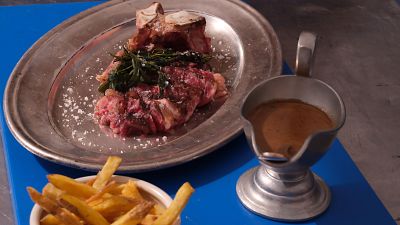 Receta de solomillo con hueso a la pimienta y patatas caseras de MasterChef Celebrity 10